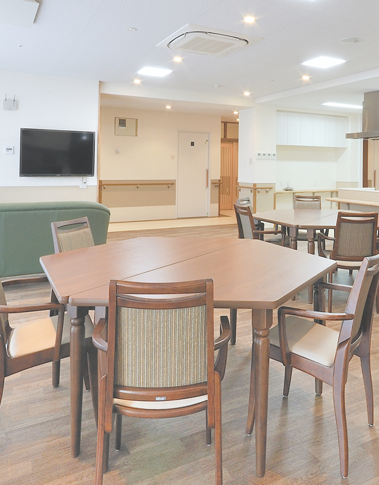 プレミア草加南